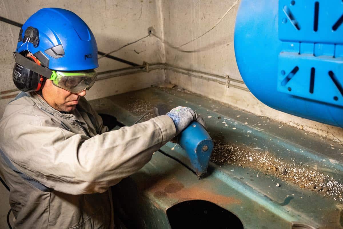 Découpe cuve assainissement